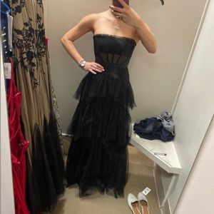 Betsy & Adam Corset Tiered Ruffled Tulle Square Neck Mesh Sleeveless Gown